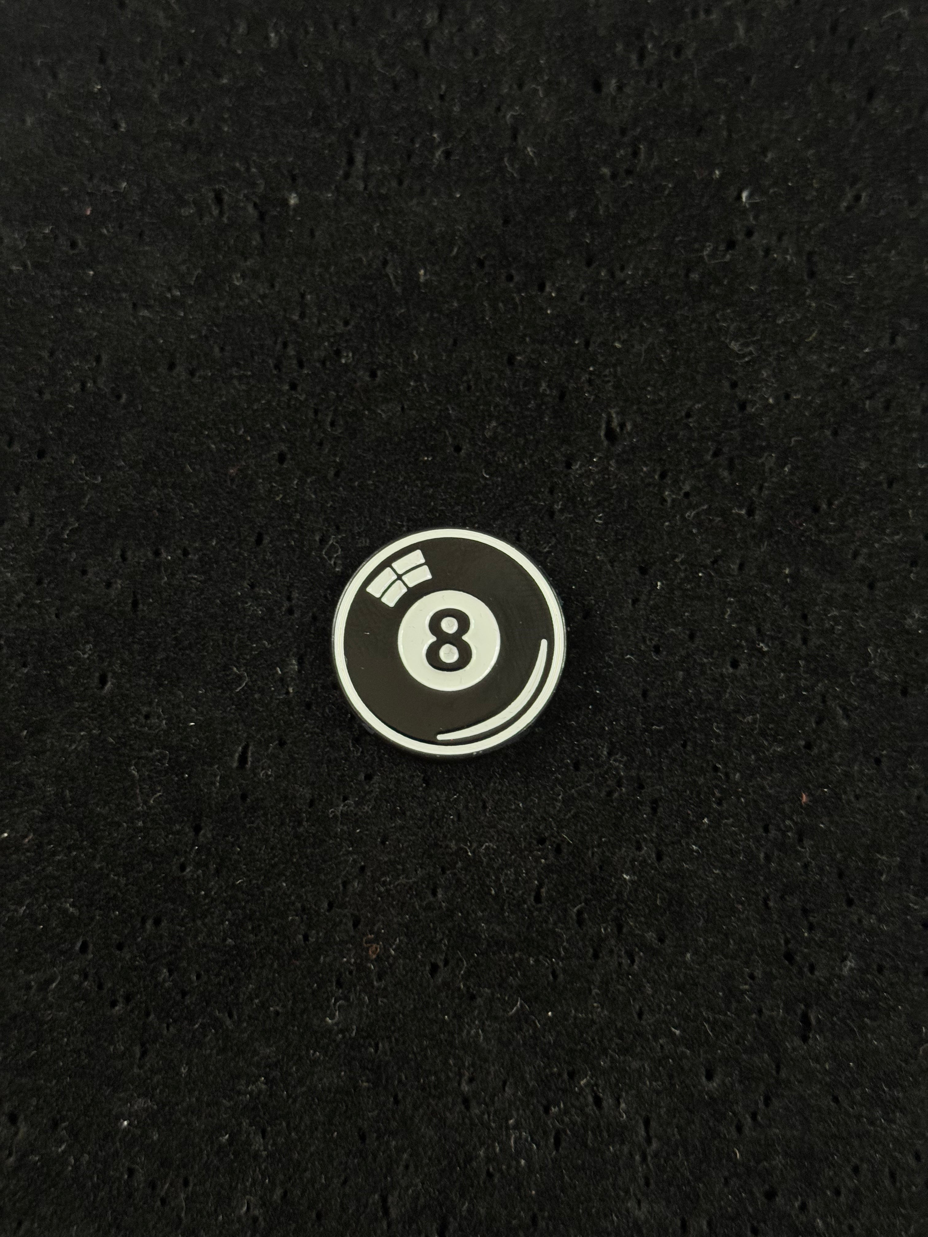 Pin Bola 8