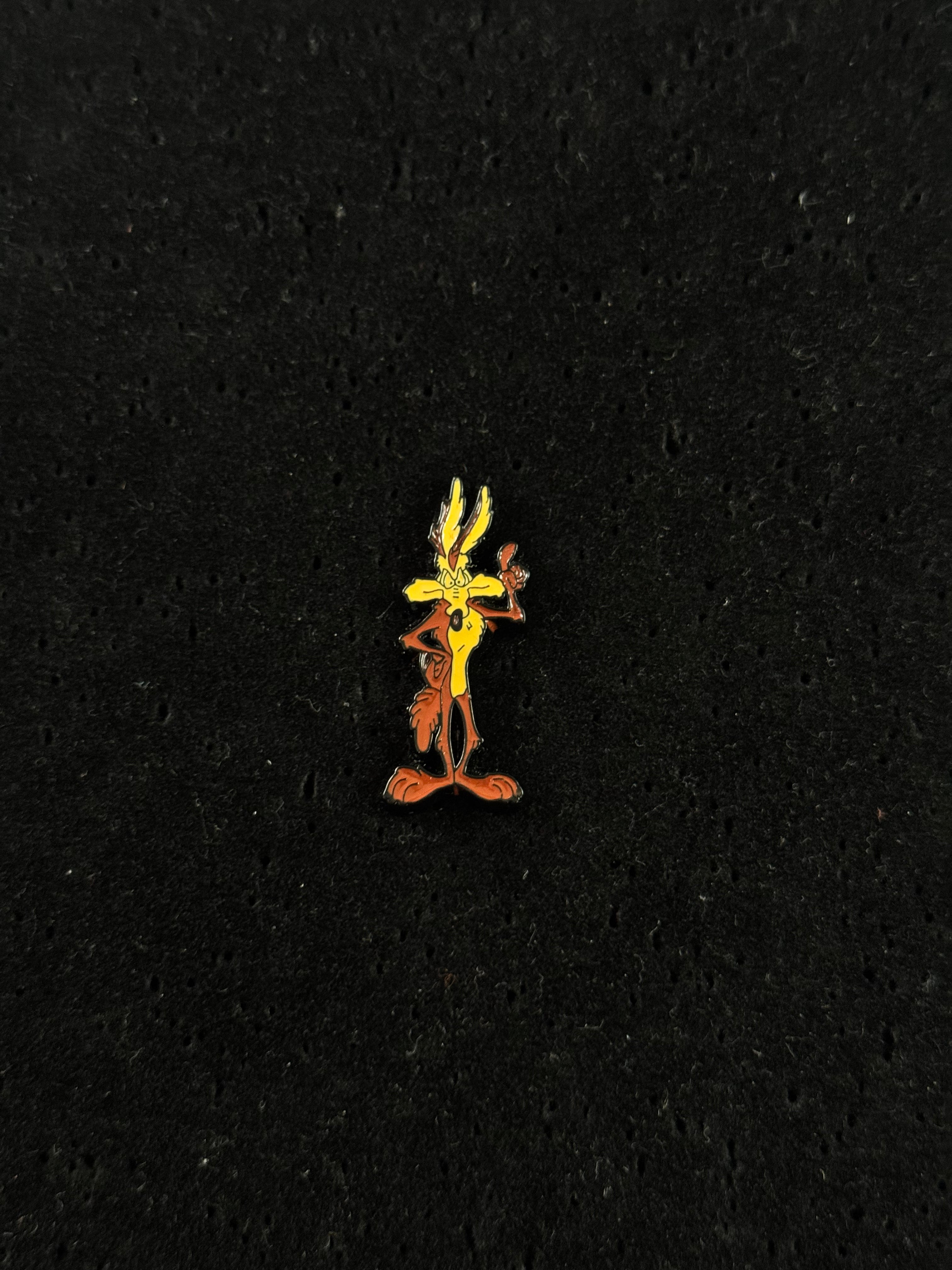 Pin Coyote