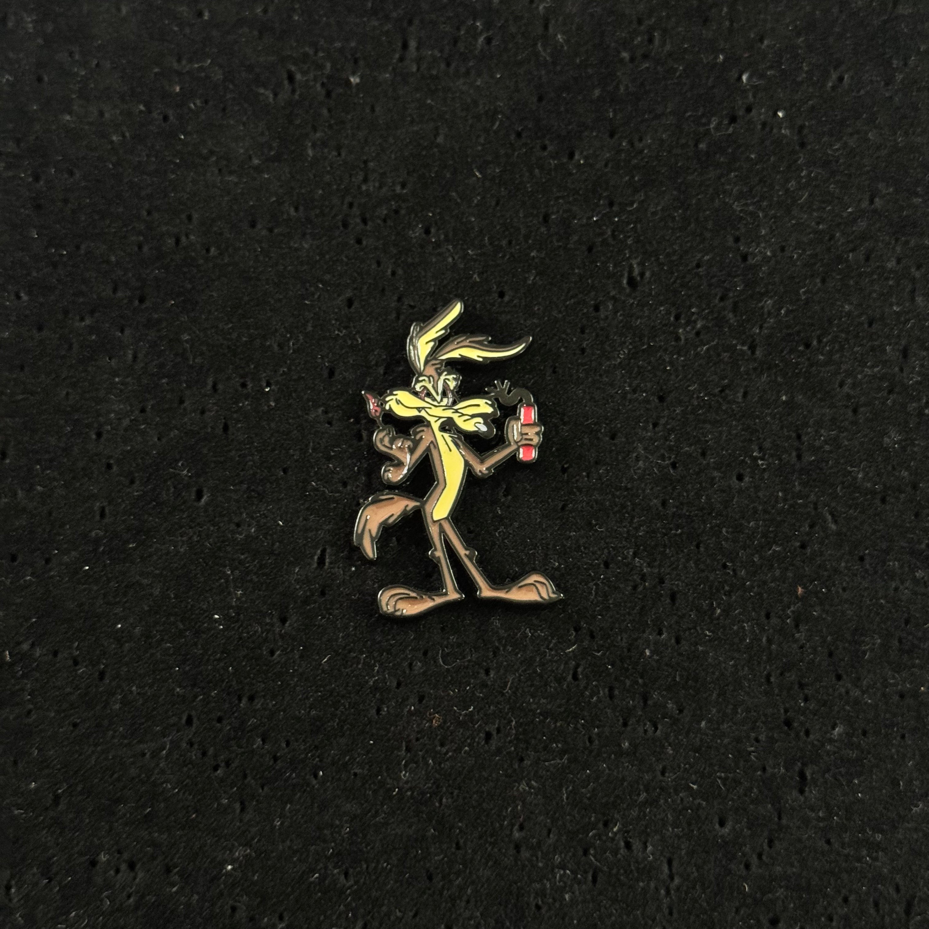 Pin Coyote