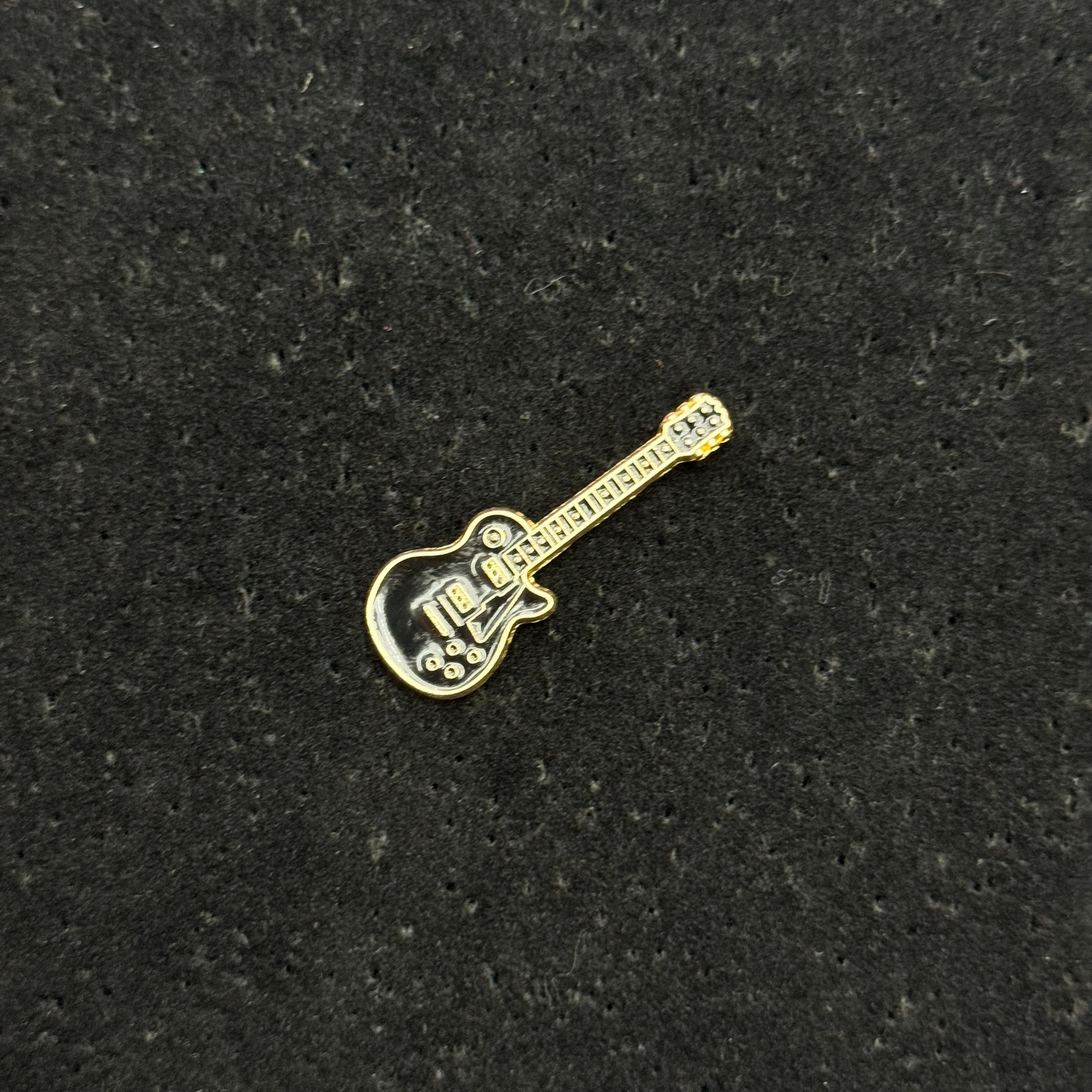 Pin Guitarra negra